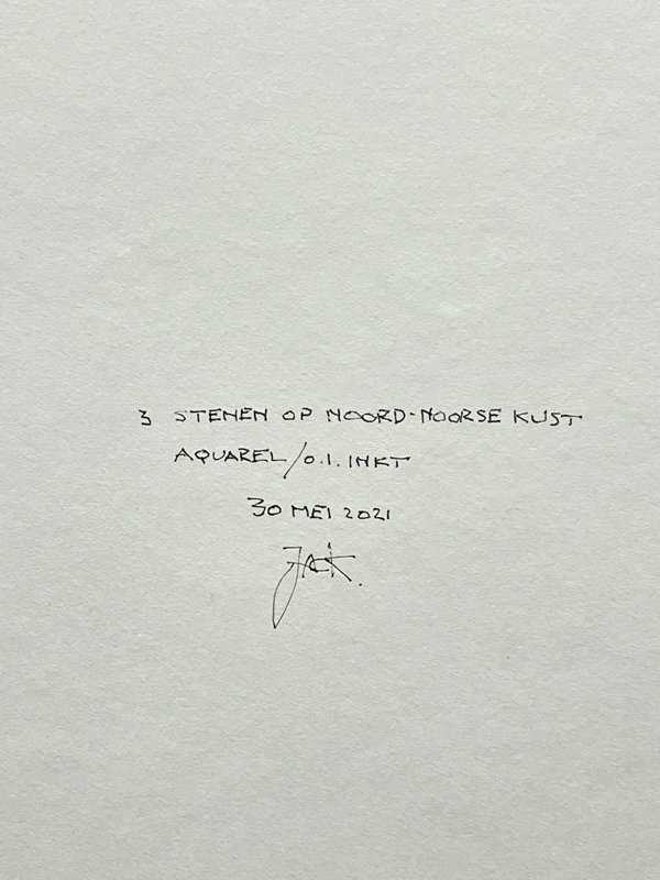 3 stenen op Noord-Noorse kust (Backside)