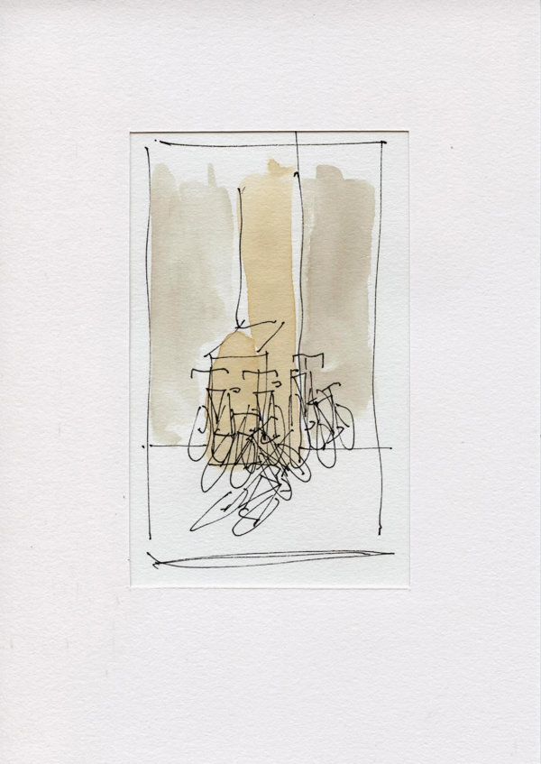 Fietsen tegen kerkmuur