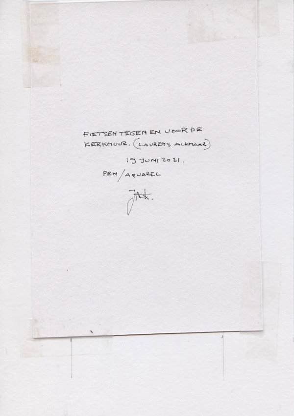 Fietsten tegen en voor de kerkmuur (Laurens Alkmaar) (Backside)